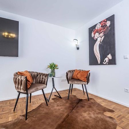 City Wohnung FN L 5 KLIMATISIERT mit Balkon und Küche FDH Exterior foto